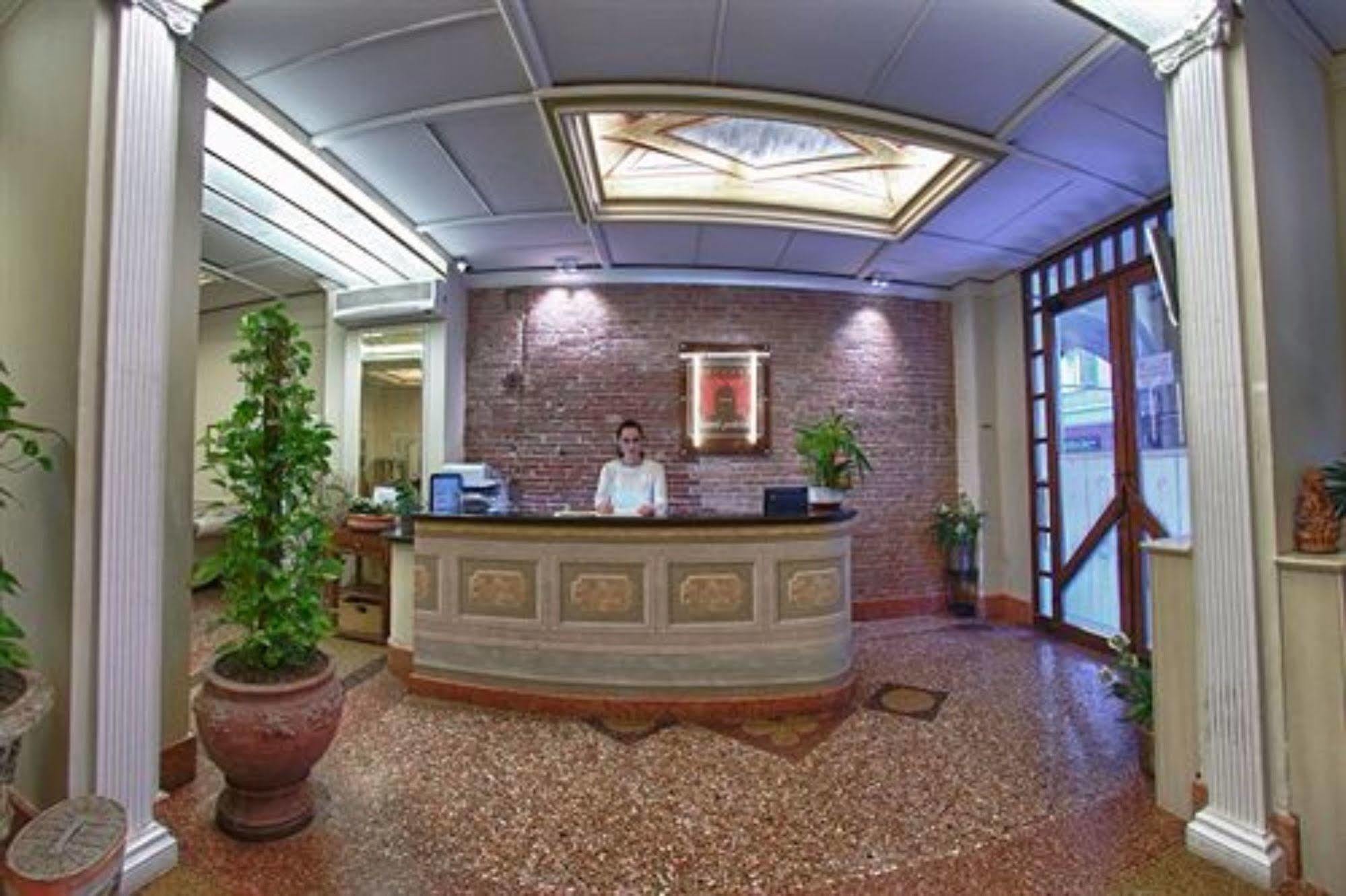 Hotel Pedrini Bologna Buitenkant foto