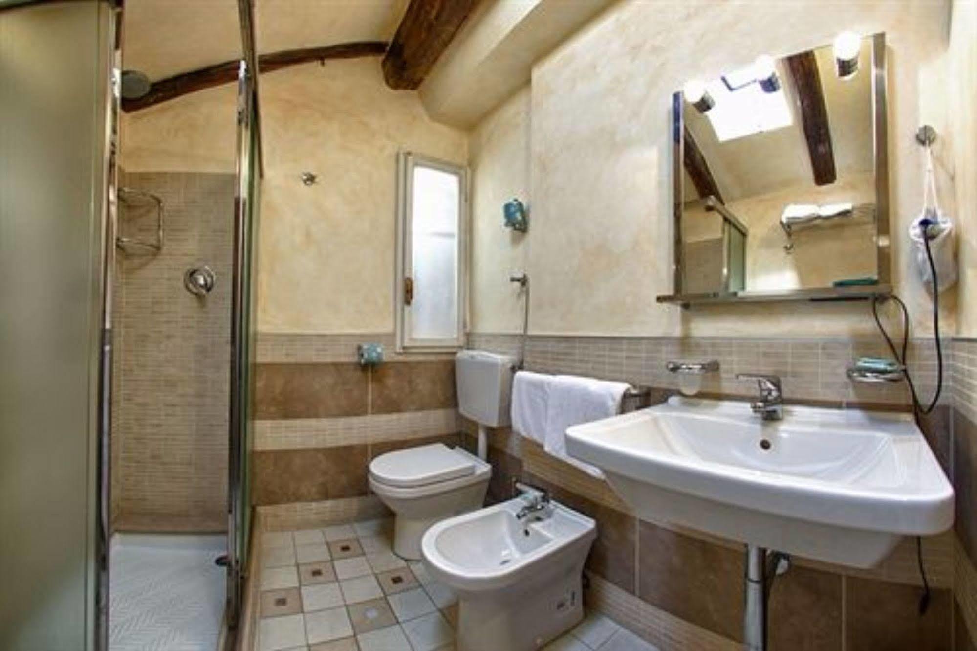 Hotel Pedrini Bologna Buitenkant foto