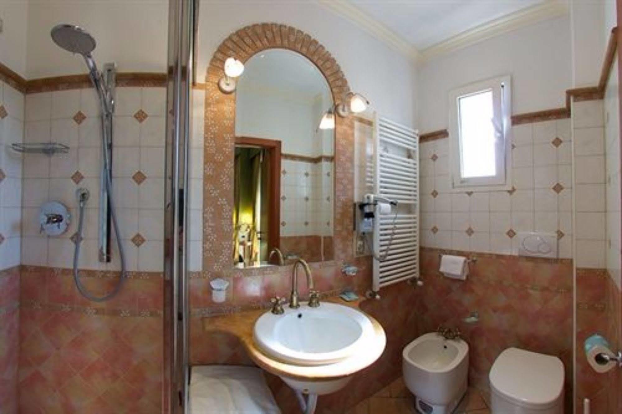 Hotel Pedrini Bologna Buitenkant foto