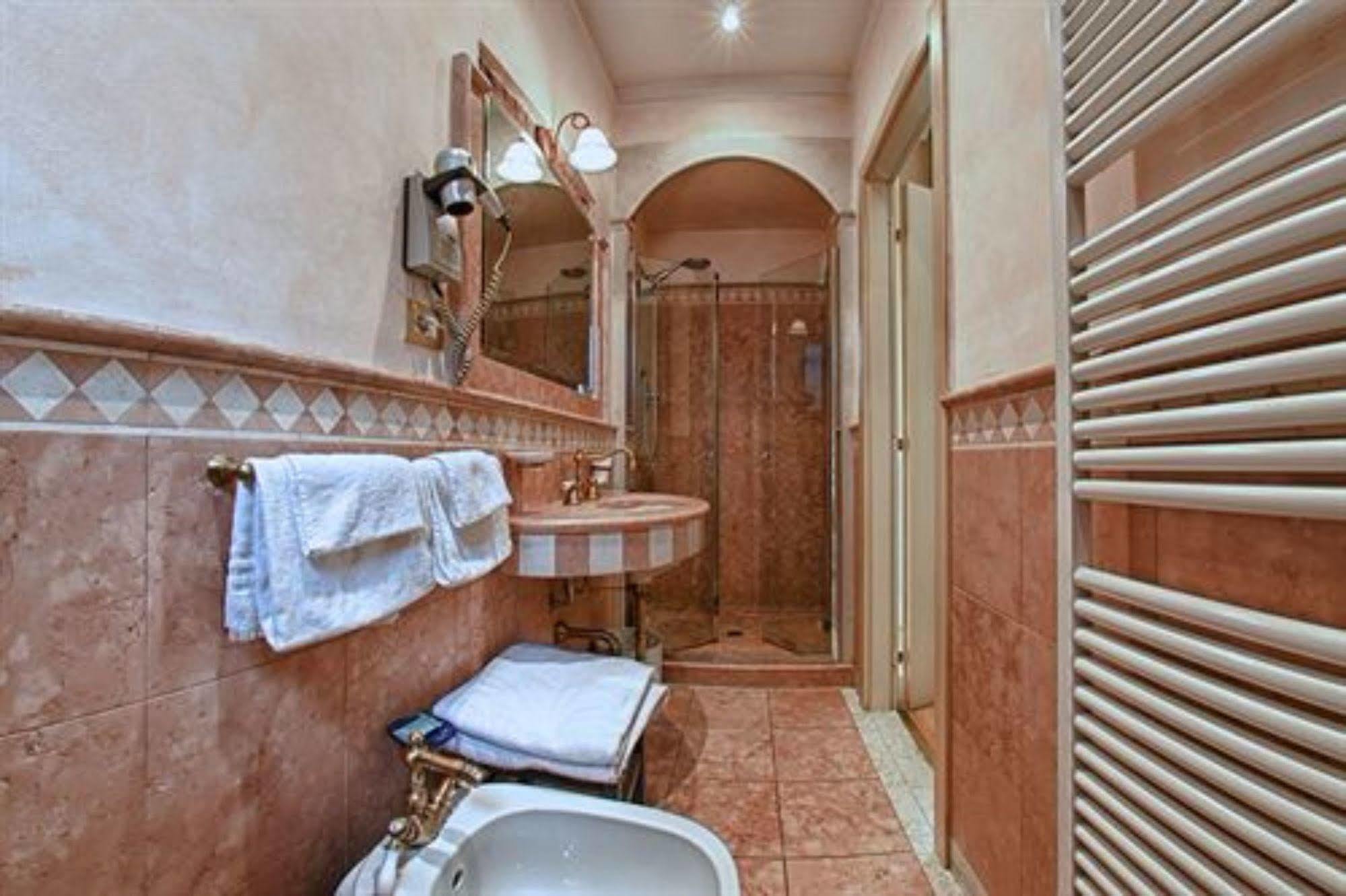 Hotel Pedrini Bologna Buitenkant foto